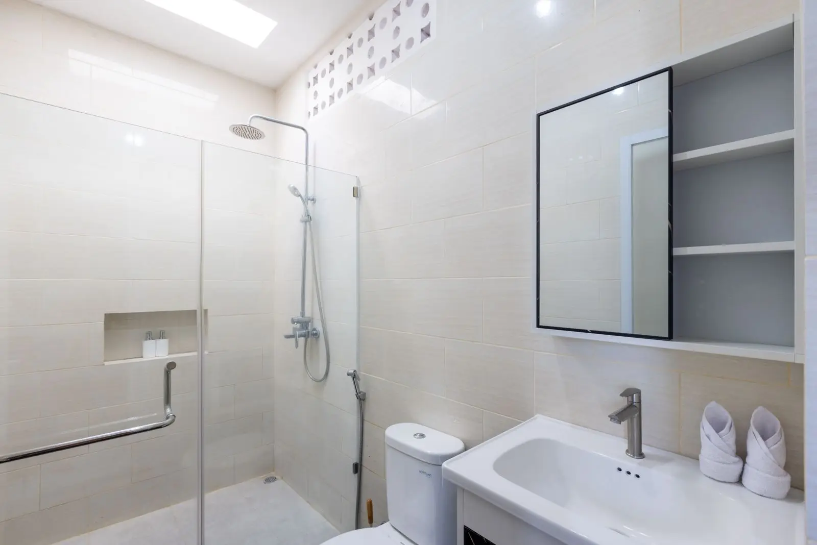 Villa For Rent 2 Bed In Canggu Badung Bali PR-3552 — image 1