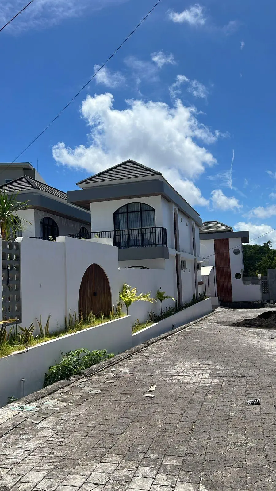 DO 448- SANTORINI VILLA LOCATED AT NUSA DUA — image 1