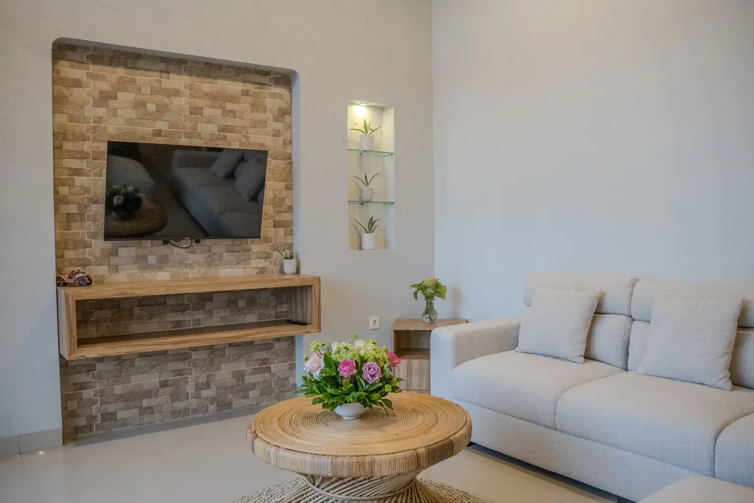 3BR Modern Villa with rice field views at Canggu — image 1