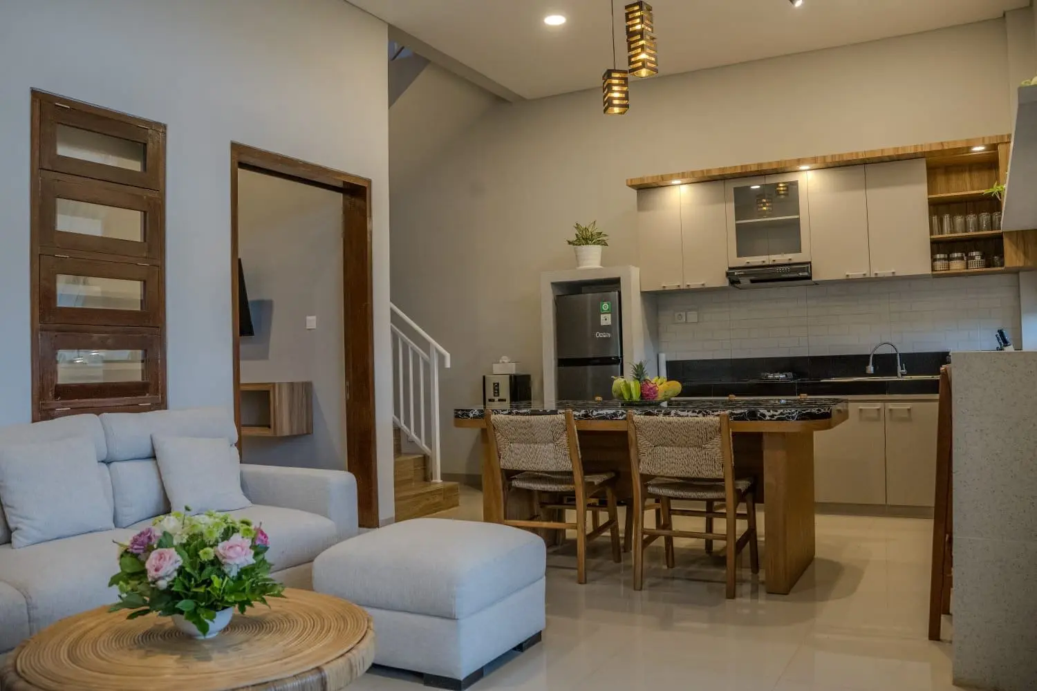 3BR Modern Villa with rice field views at Canggu — image 4