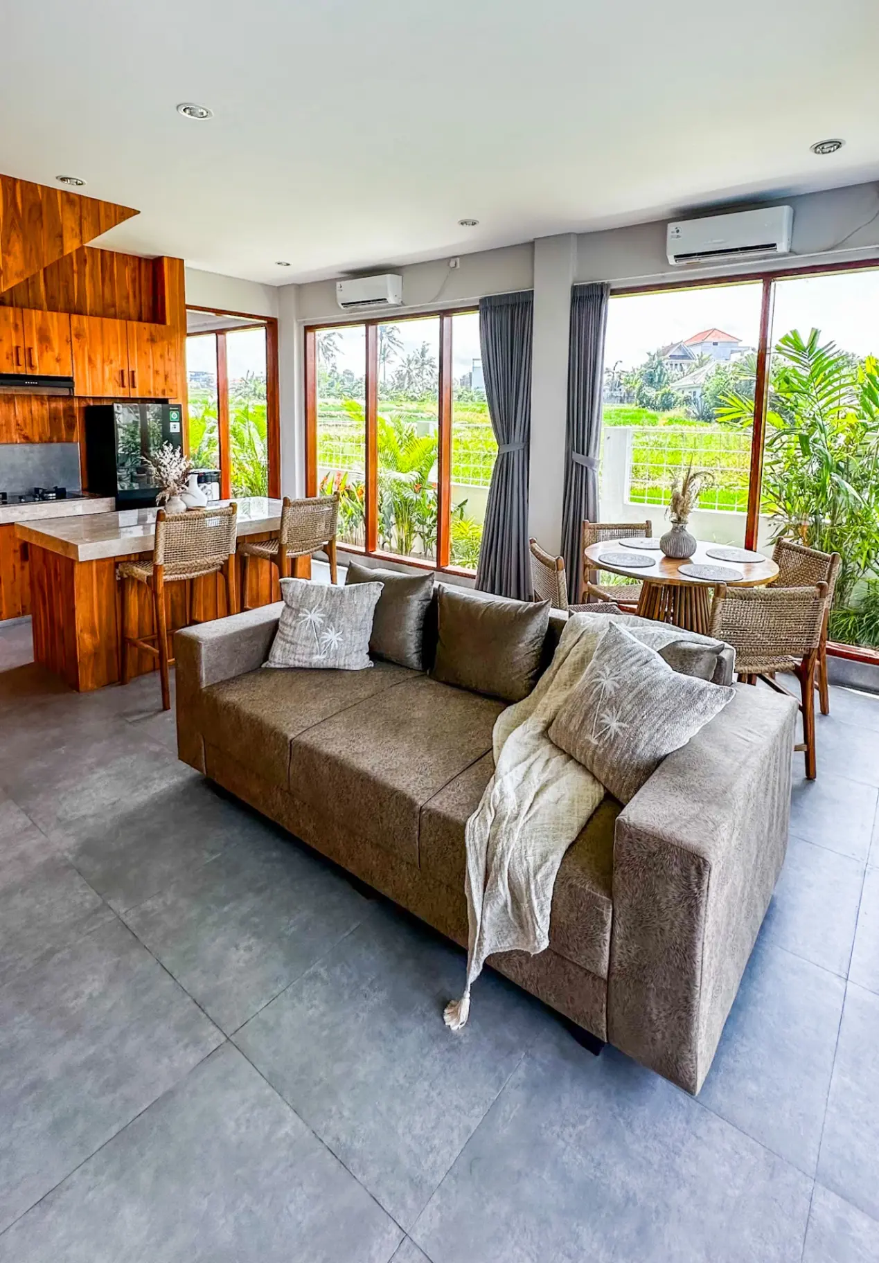 Villa Dewi Ratih - 3BD Rice field Views — image 1