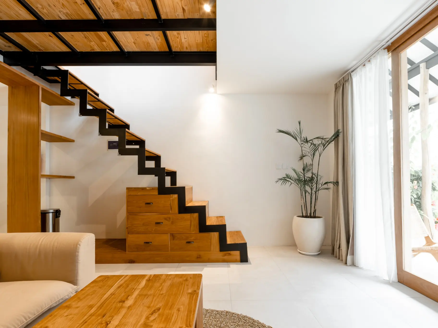 Chic 1BR Loft in Prime Location — image 3