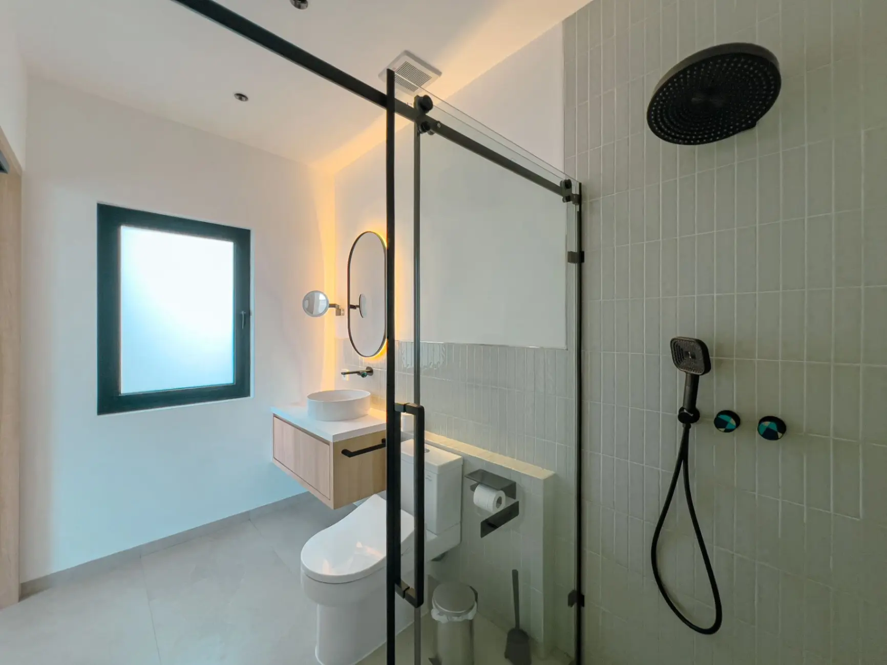 Ultra-Modern 5BR Smart Luxury Villa — image 2