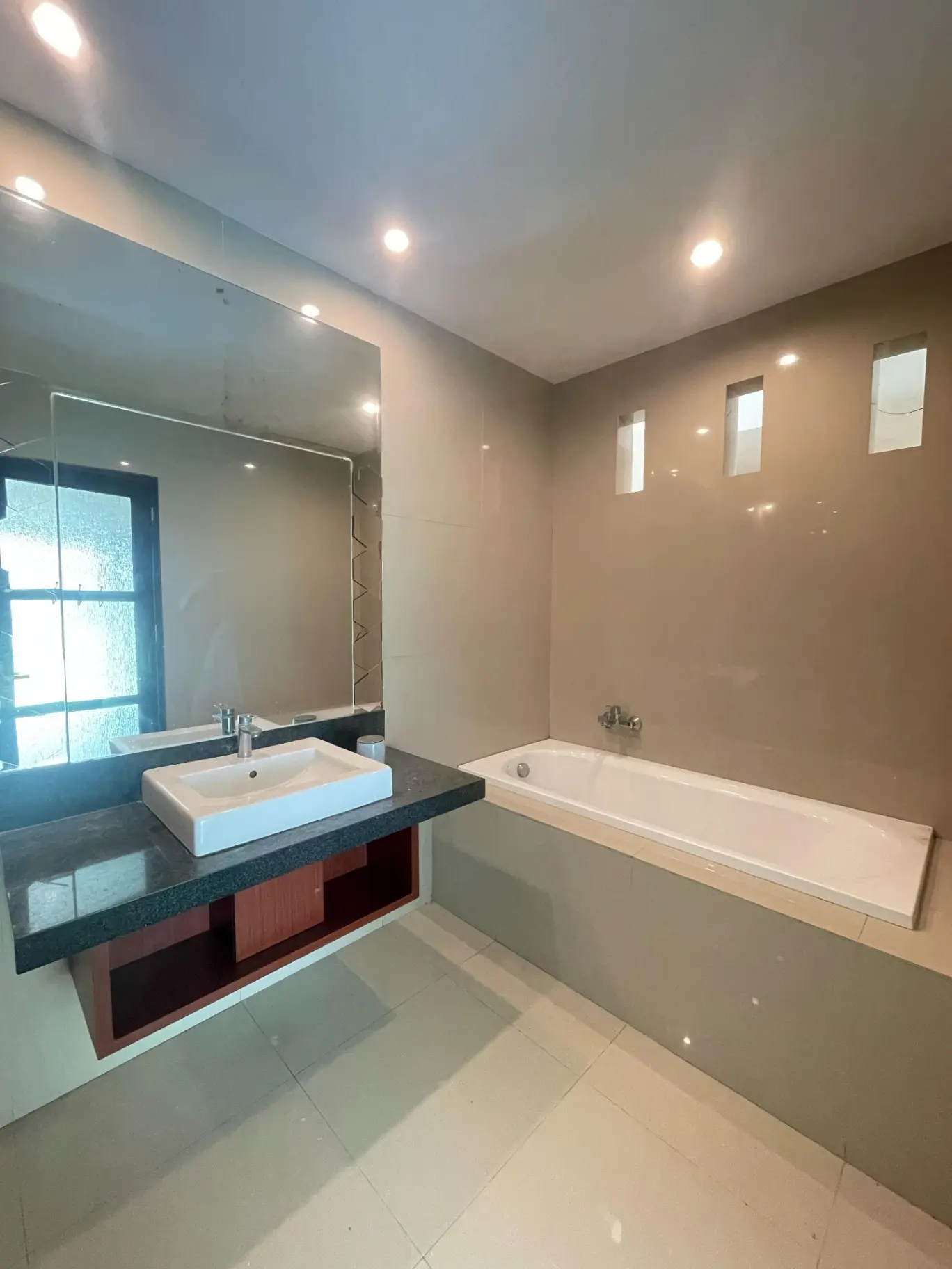 DO 378- FOR RENT VILLA JIMBARAN CONTEMPORARY STYLE ONE GATE SYSTEM N — image 4