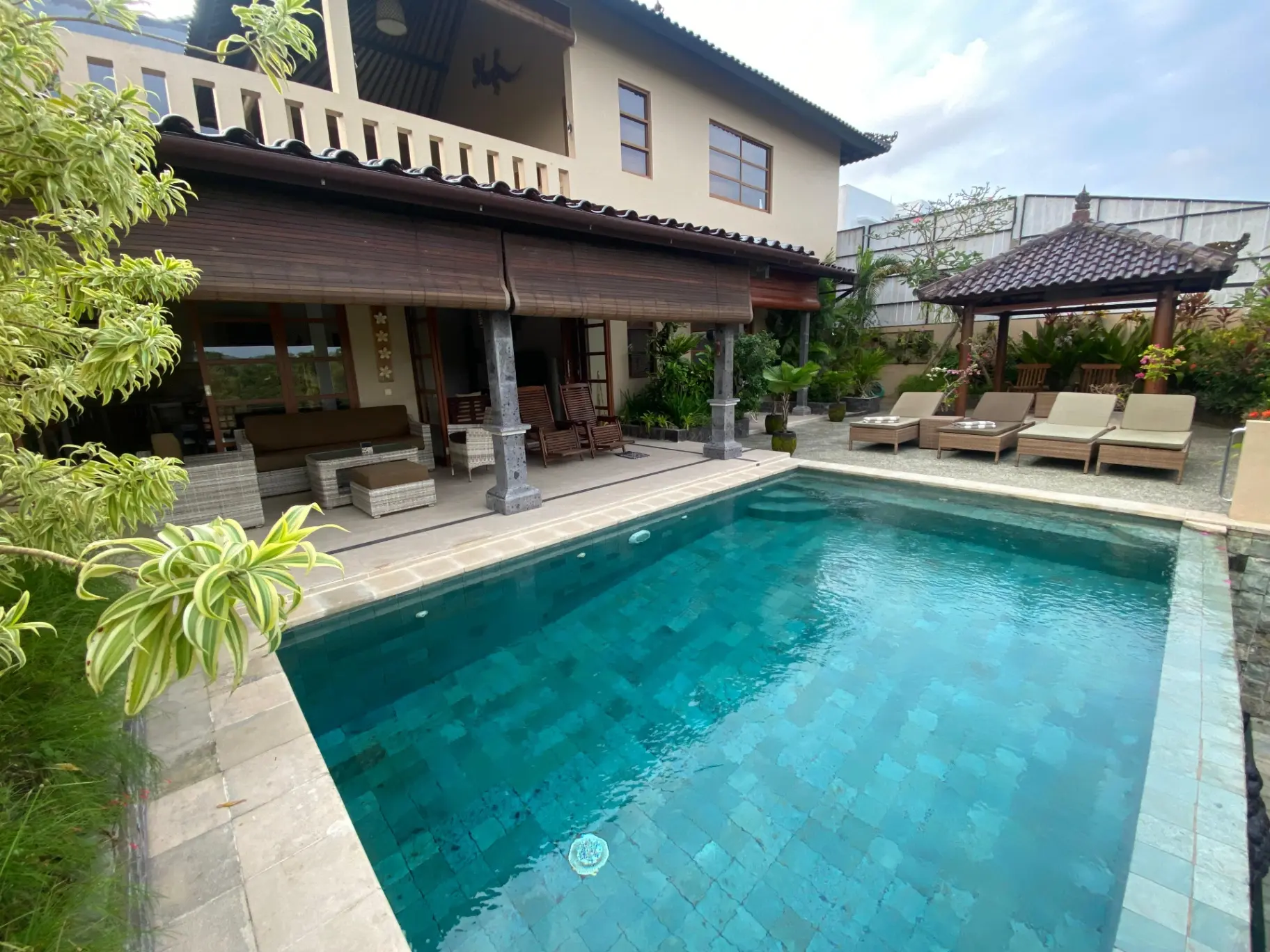 AN 060- For Rent Contemporary Tropical Villa Ungasan