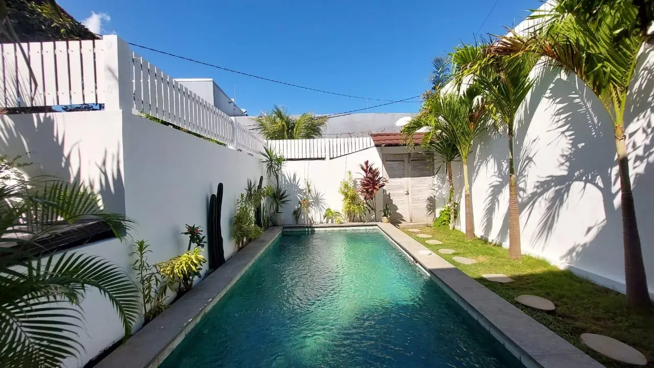3BR Villa for Lease 22 Years at Semer Kerobokan | IT 589
