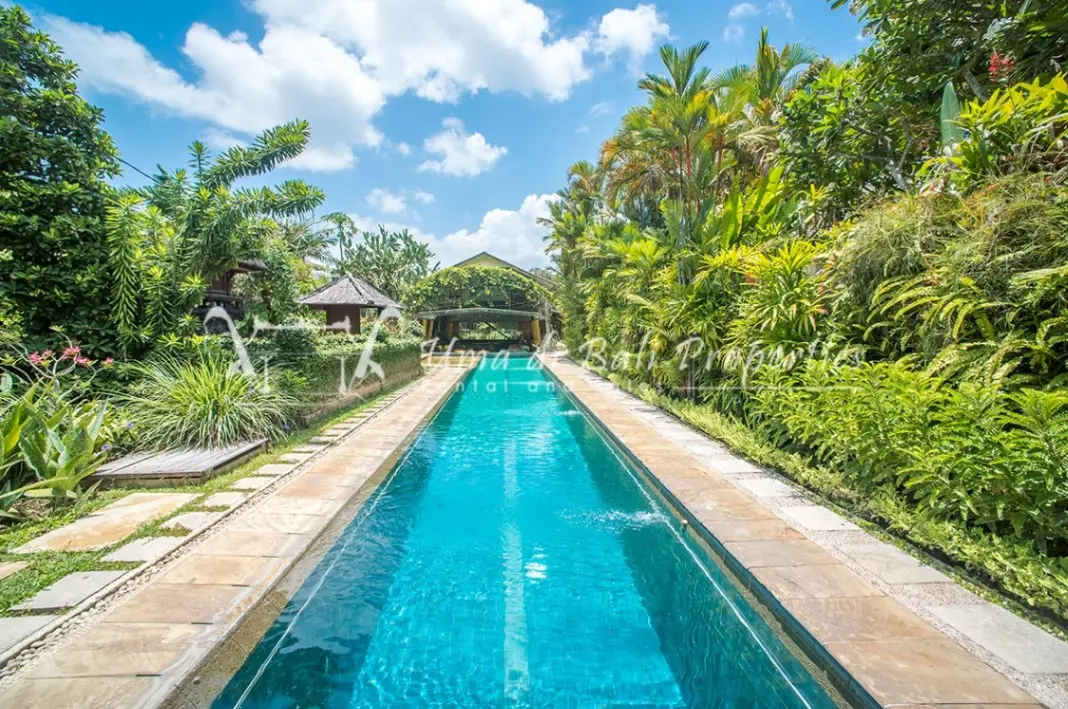 3BR VILLA FOR RENT AT CENTRAL BATUBELIG | IP 624