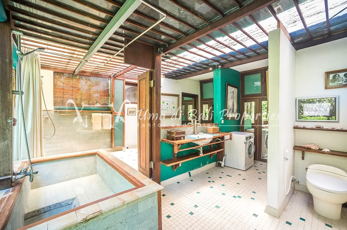 3BR VILLA FOR RENT AT CENTRAL BATUBELIG | IP 624 — image 1