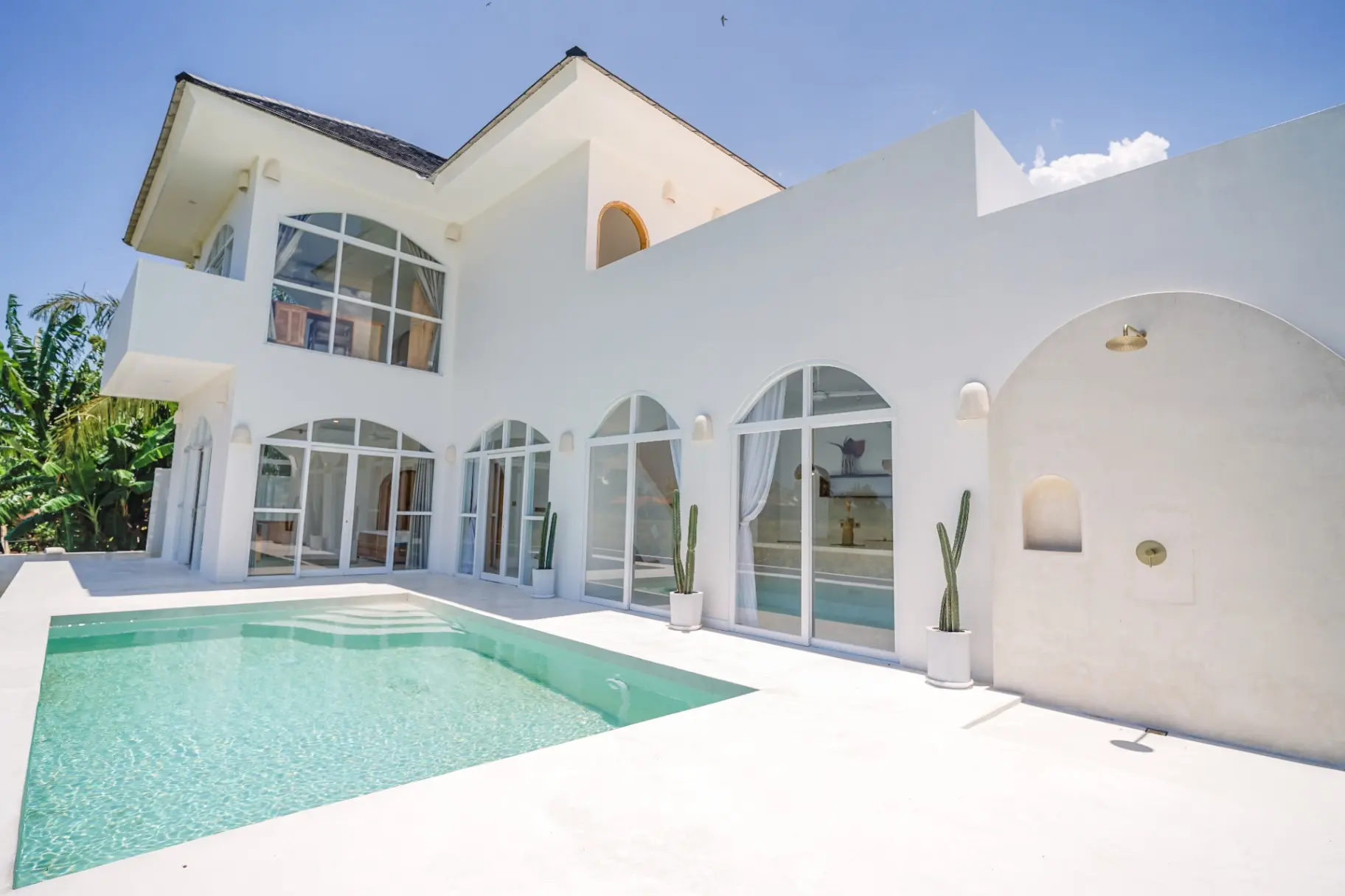 Mediterranean 2BR Oasis w/ Rooftop Views — image 4