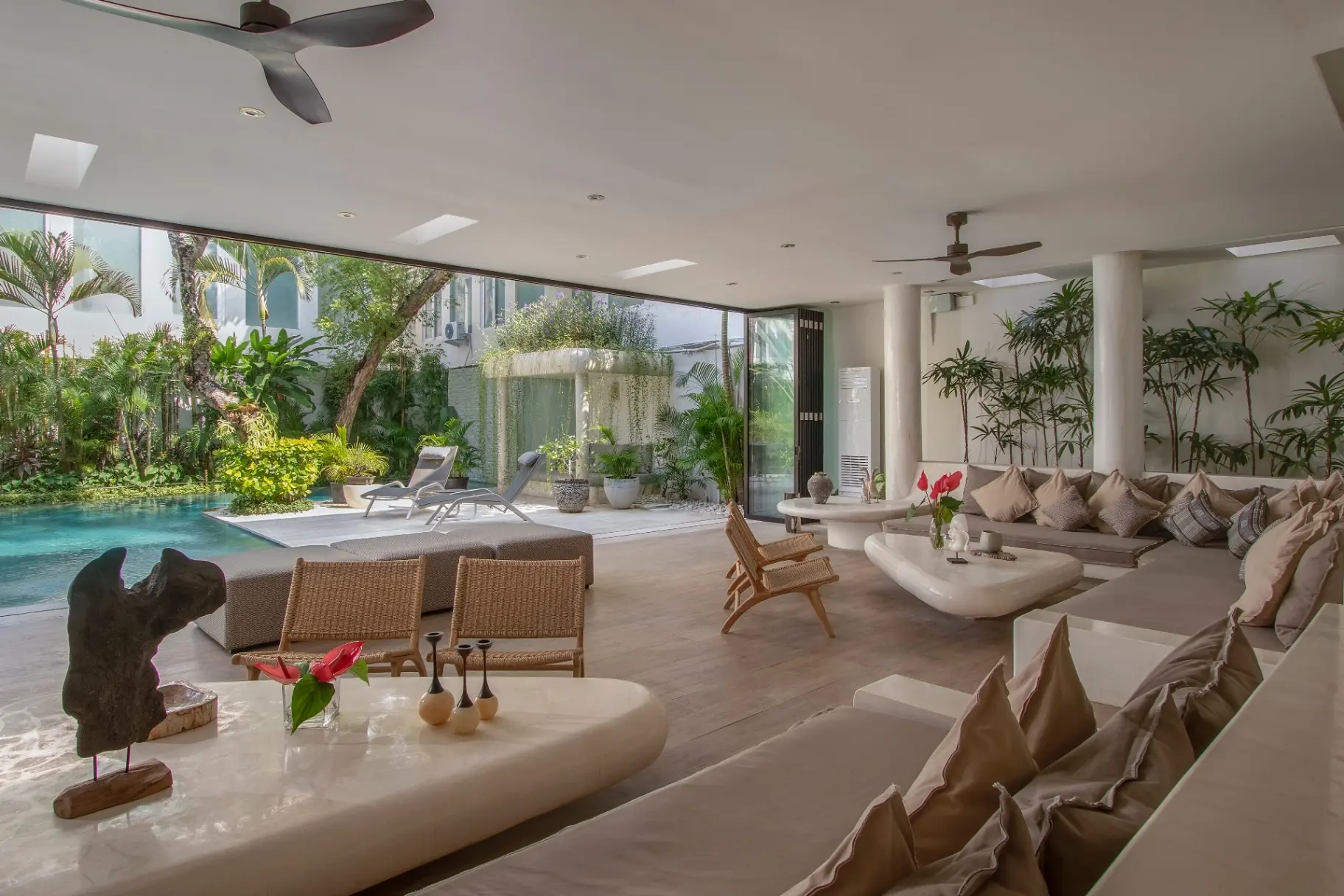 Price Drop - 5BR Luxury Villa By The Sea — image 2