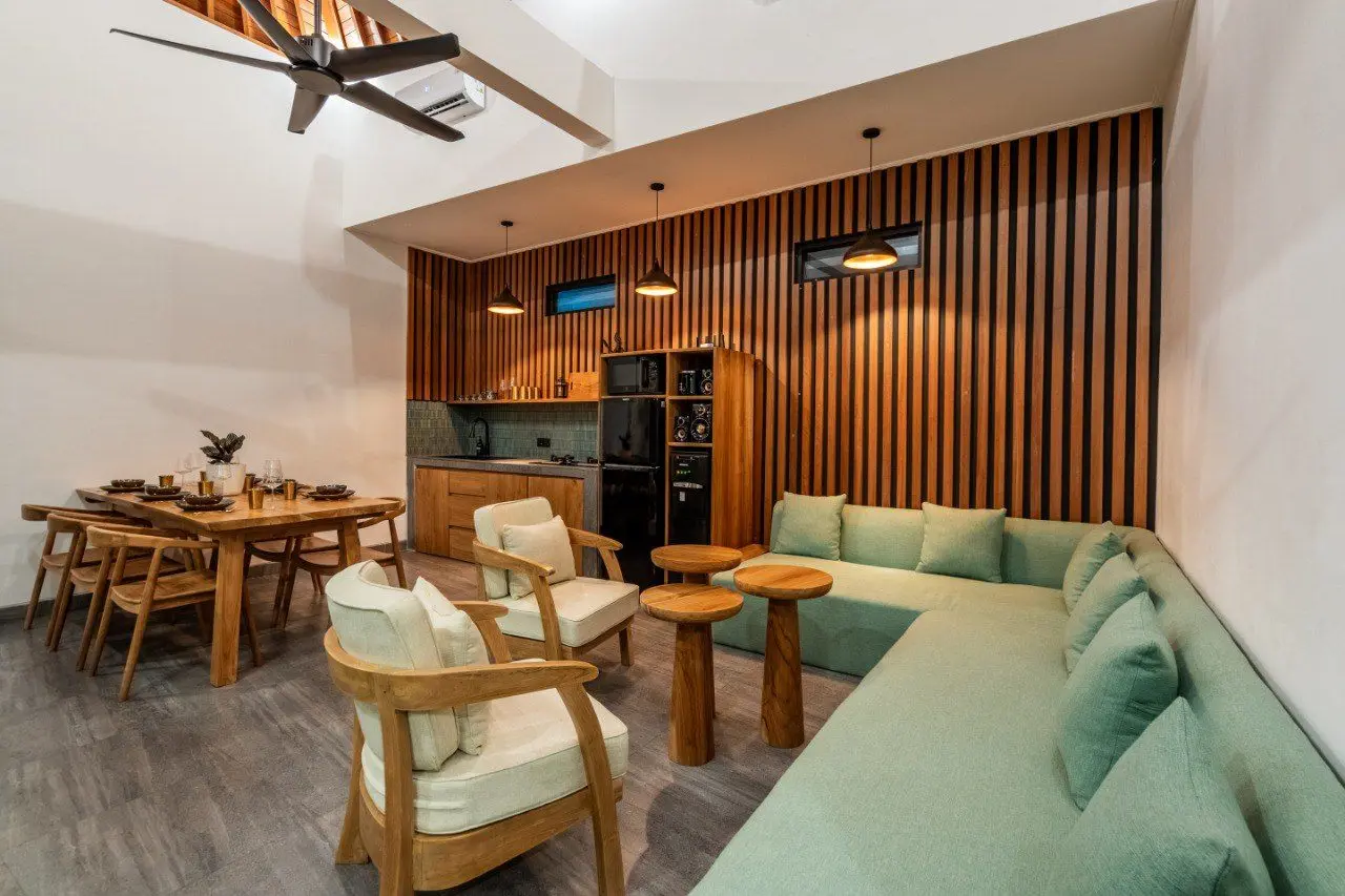 Escape to Luxury: 3 Bedrooms Villa Brueys in Prime Canggu! — image 4