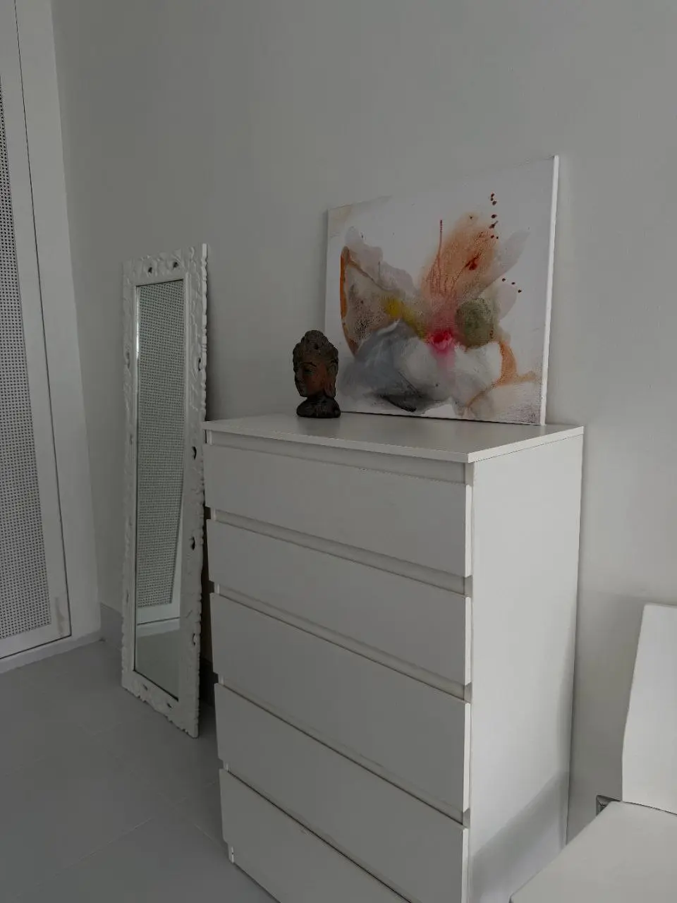 White Studio House — image 4