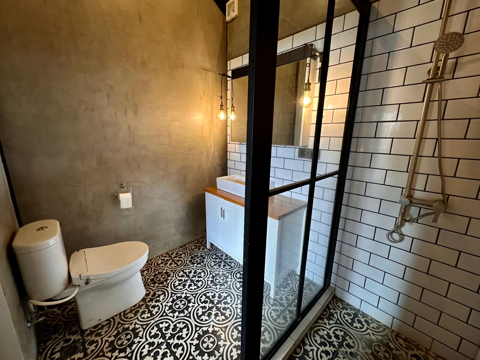 Modern Tropical 2 Bed 2 Bath in center Canggu — image 2