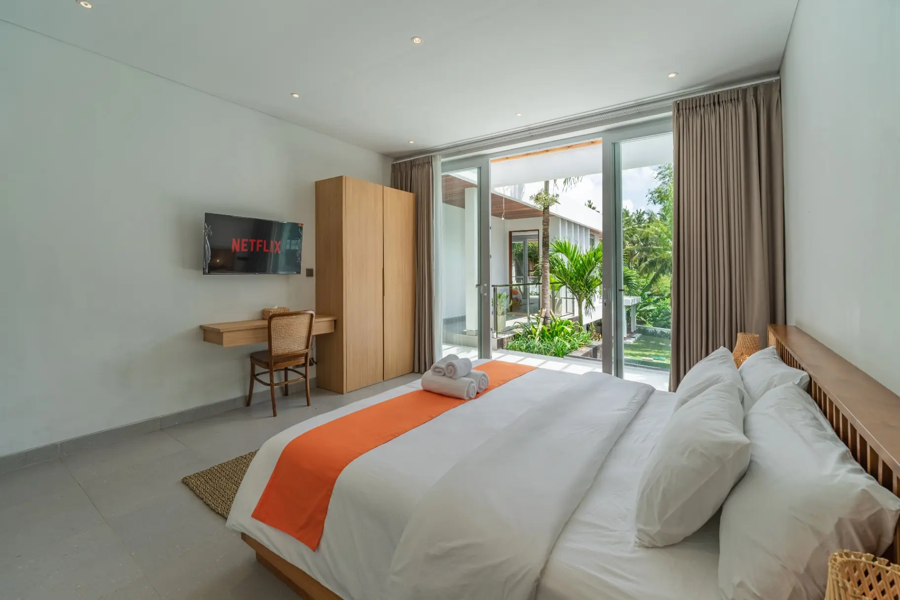 Villa Nove – Huge 5 Bedroom Brand New Modern Villa with Jungle View Near Nuanu — image 2