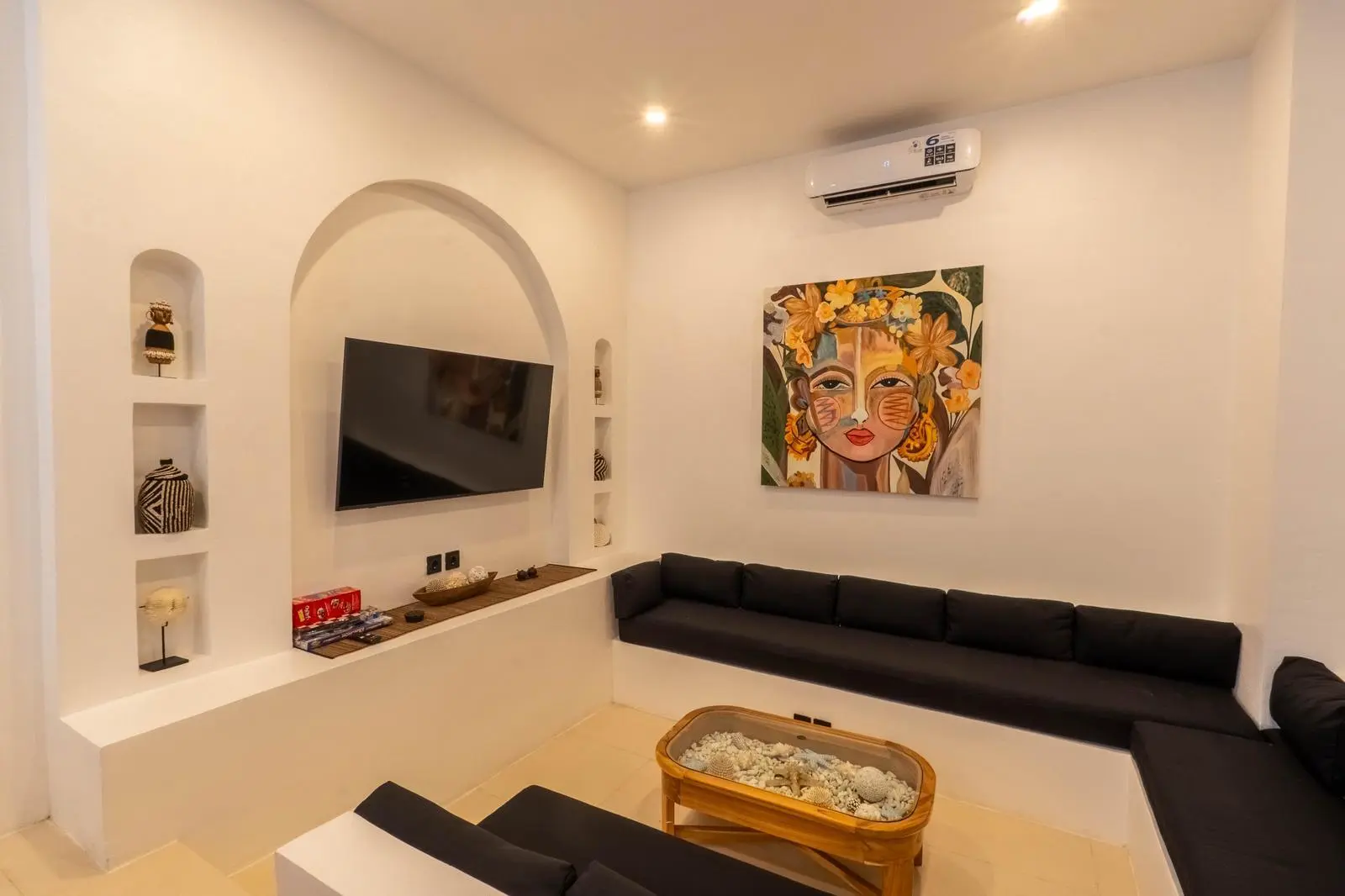 Villa For Rent 3 Bed In Berawa Tibubeneng Bali AK-3579 — image 1