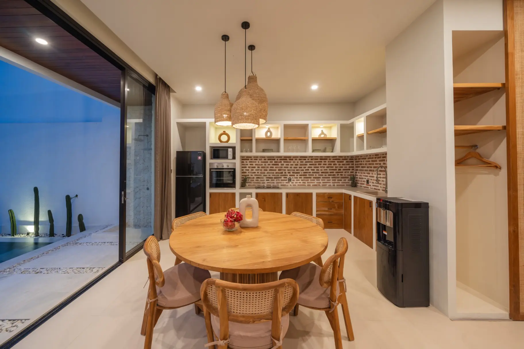 3 bedroom brand new luxury villa in Canggu with rice field view — image 3