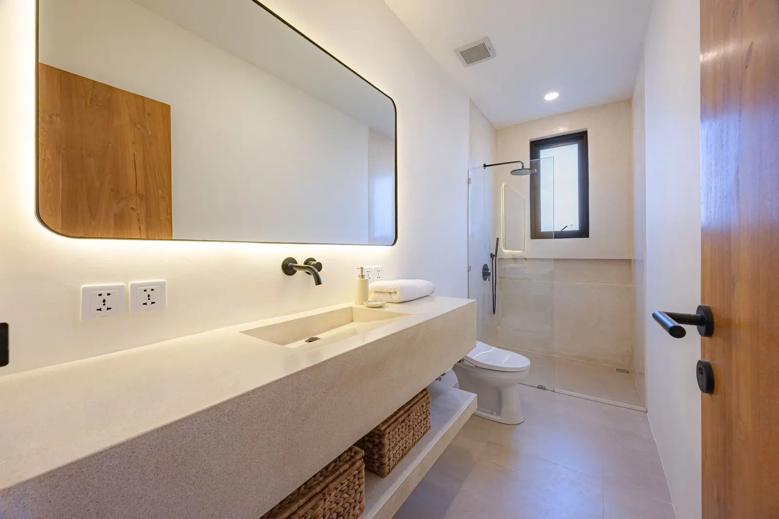Seseh- munggu 3bedroom with rooftop — image 1