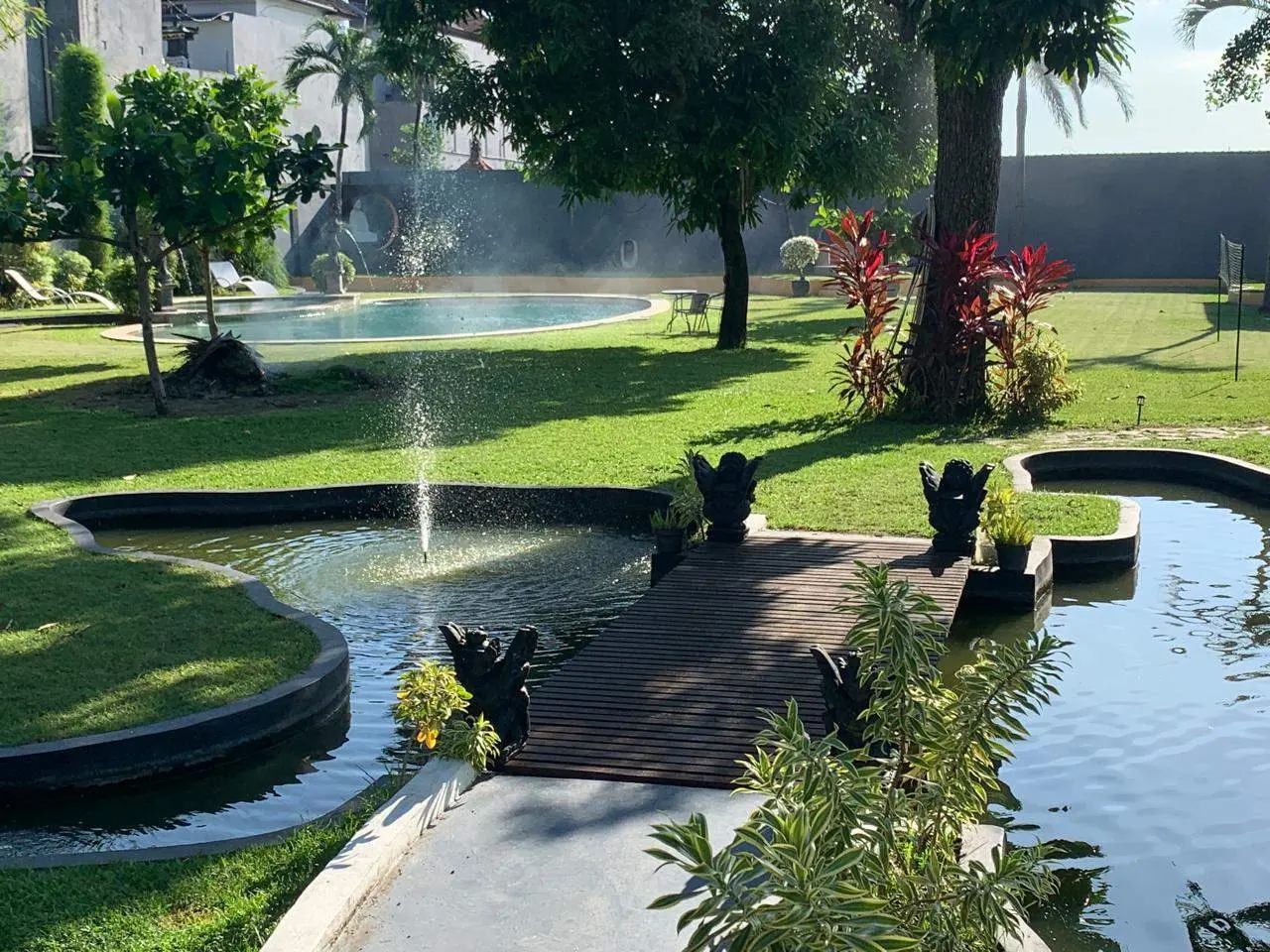 villa indah — image 1