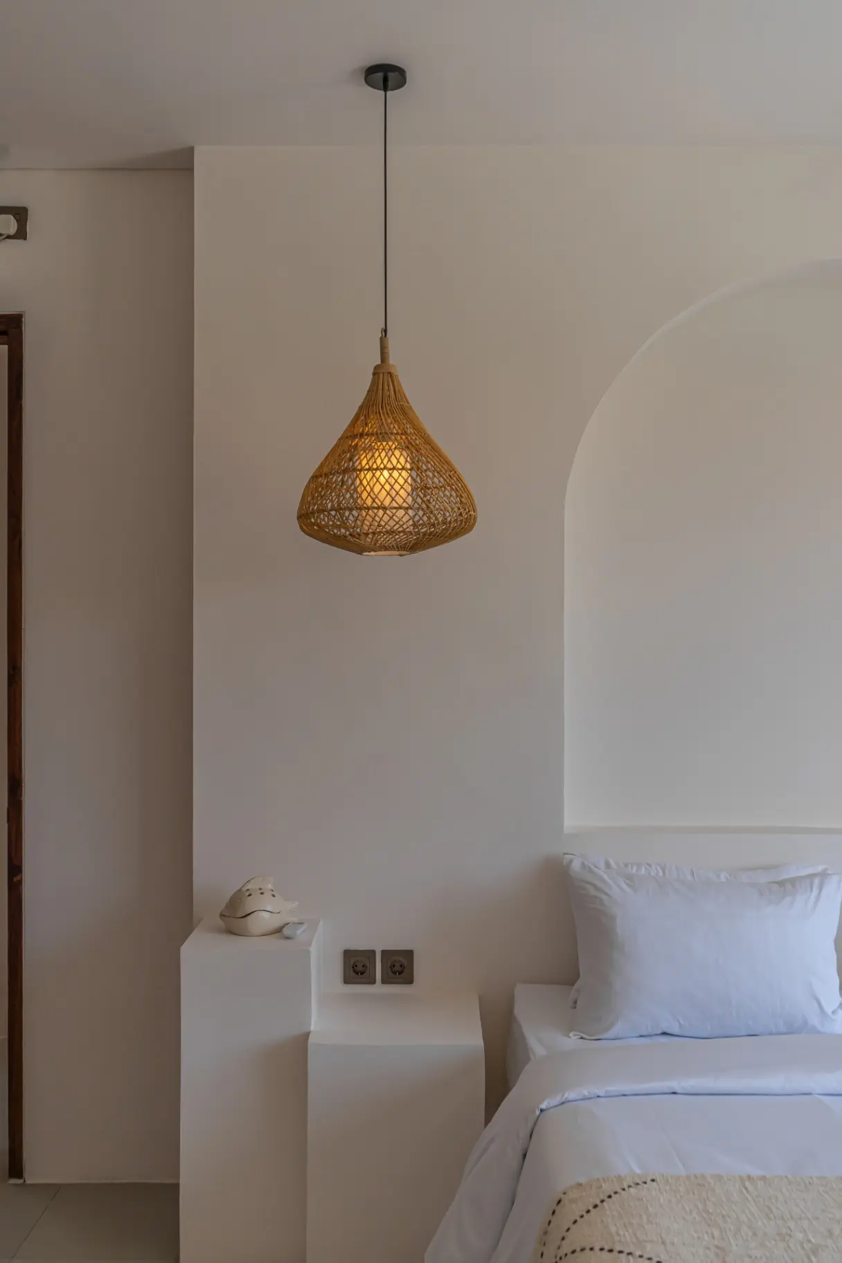 Villa Anggrek - Cozy and Minimalistic 2BR Pool Villa in Berawa — image 3