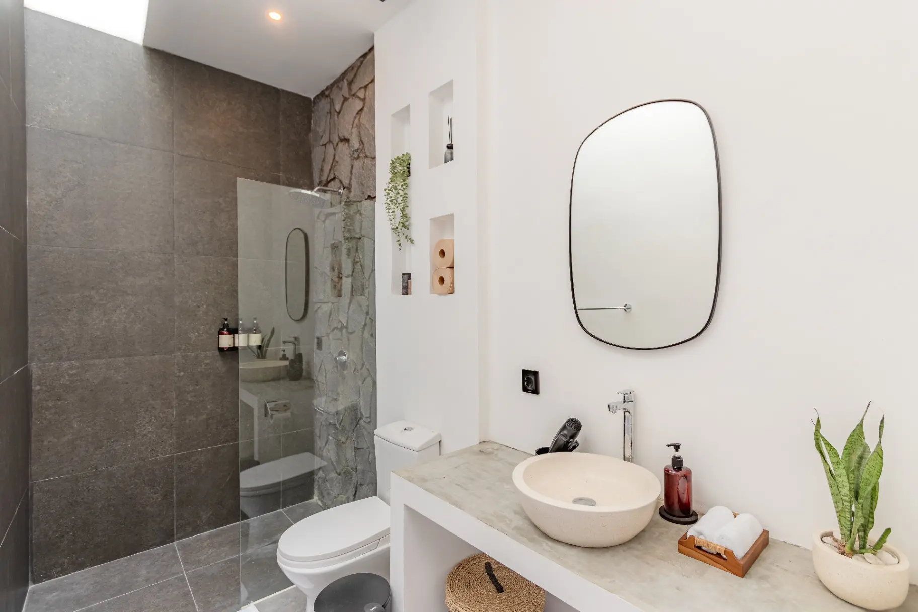 2BR - Pererenan - Cozy Villa — image 4