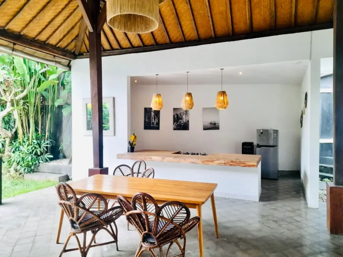 3 BEDROOM JOGLO STYLE VILLA IN PADANG LINJONG CANGGU — image 2