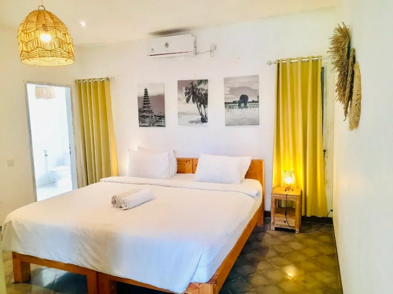 3 BEDROOM JOGLO STYLE VILLA IN PADANG LINJONG CANGGU — image 3