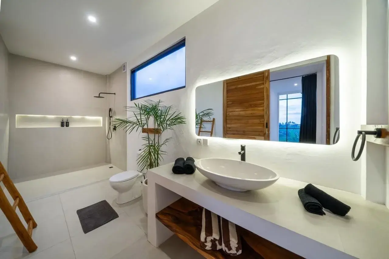 BRAND NEW MEZANINNE STYLED VILLA WITH 1 BEDROOM IN PANTAI LYMA — image 3