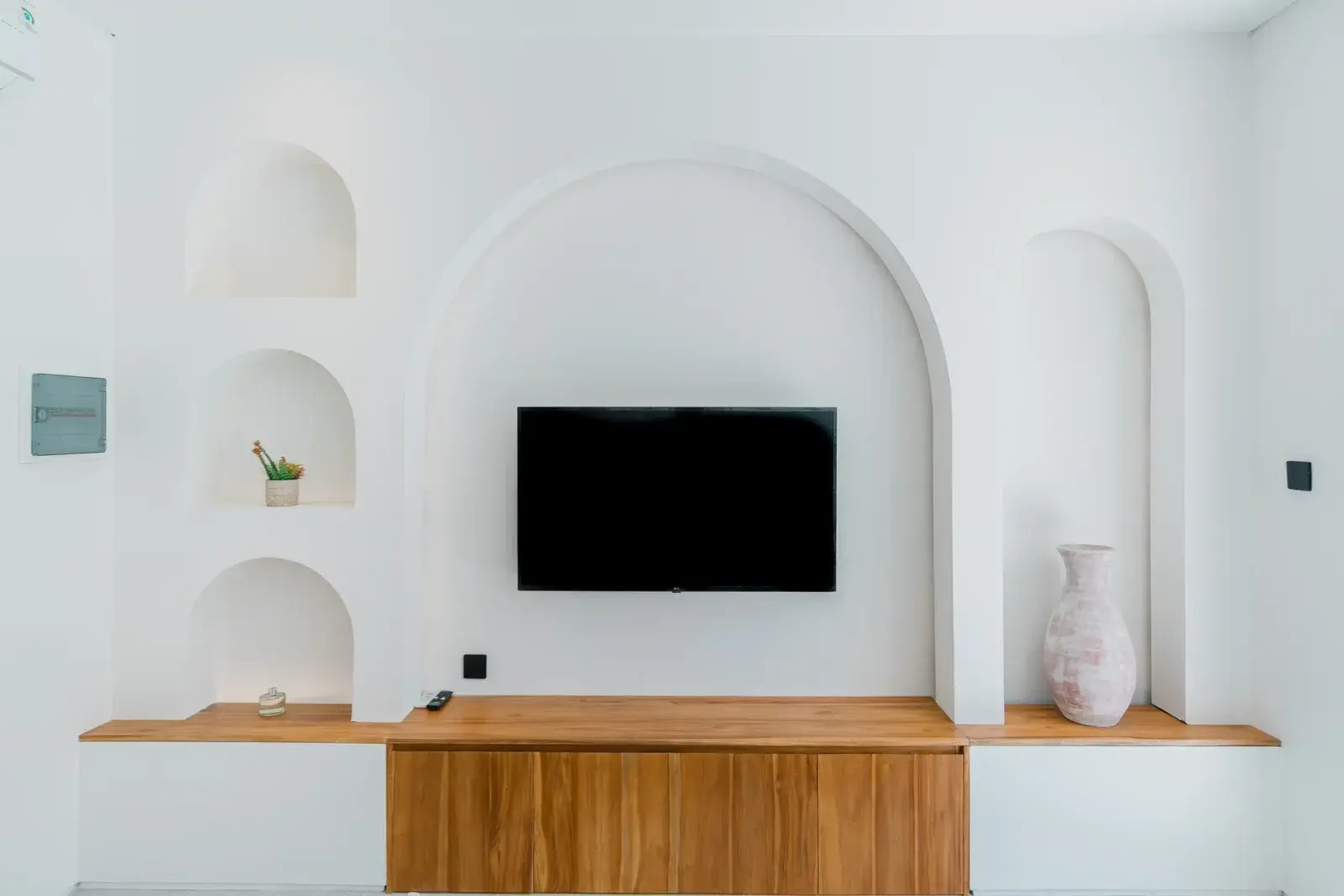 2 BEDROOM VILLA IN PERERENAN — image 4