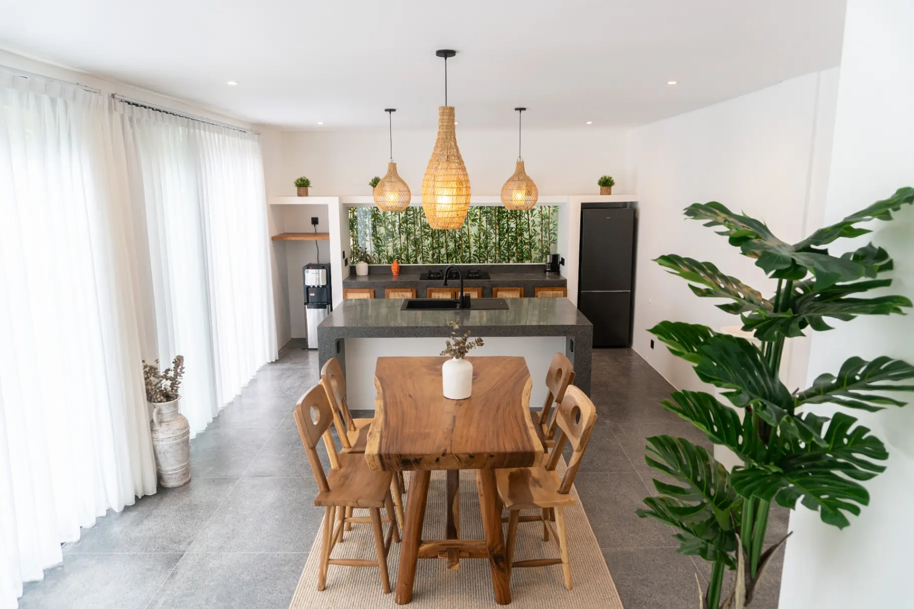 Modern 2BR Villa w/ Pool & Garden — image 2