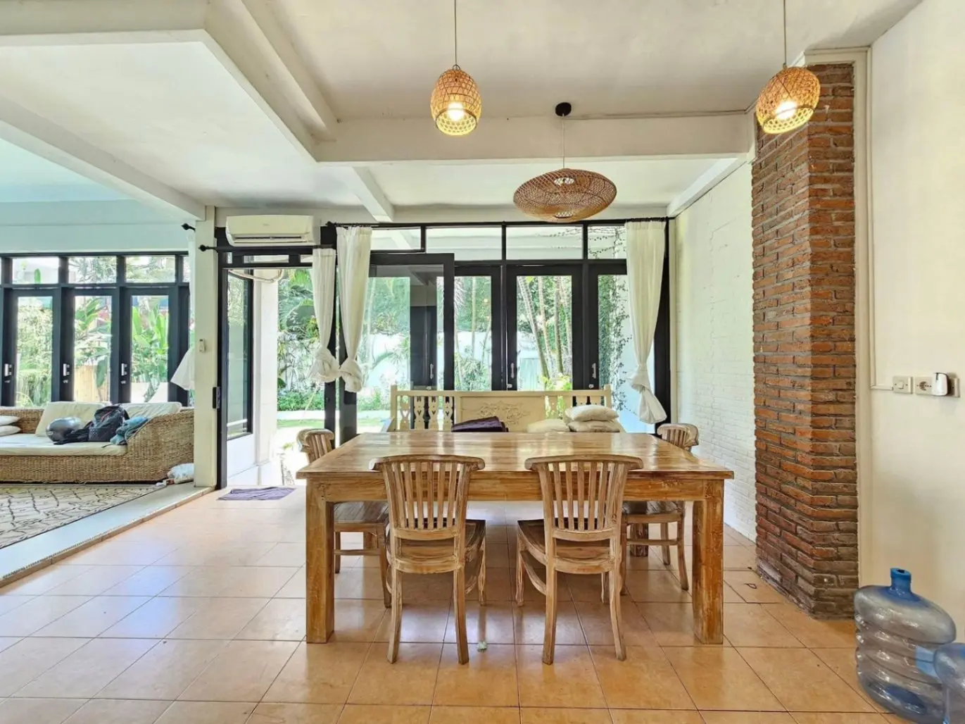 Villa for rent semer kerobokan — image 1