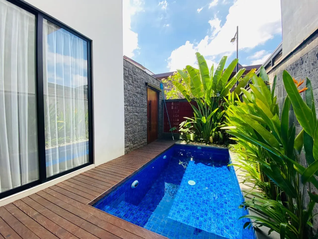 Modern 3 Bedrooms in Kayu Tulang Canggu — image 1
