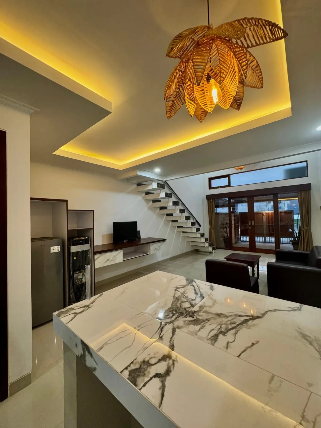 1 BR | Mezzanine | Kerobokan — image 1