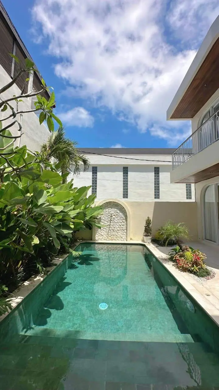 Luxurious 3BR Mediterranean Villa w/ Rooftop & Jacuzzi — image 1