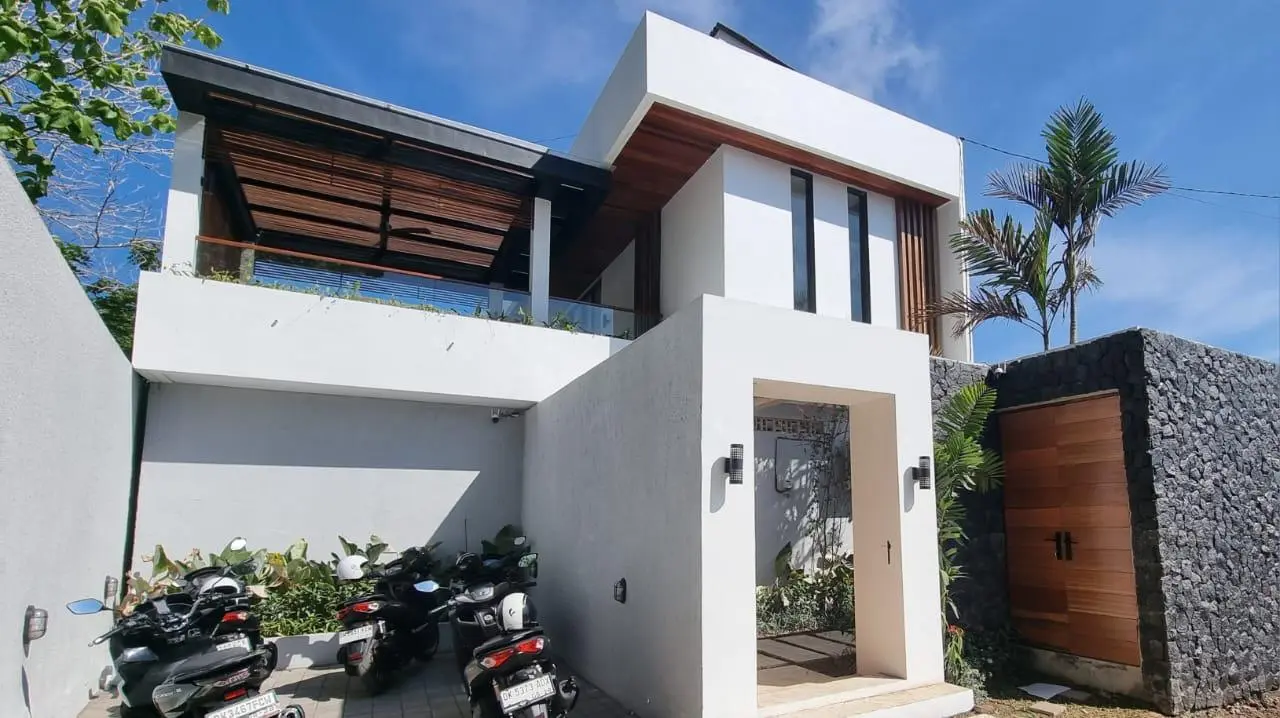 Modern 3BR Contemporary Villa w/ Home Office — image 2