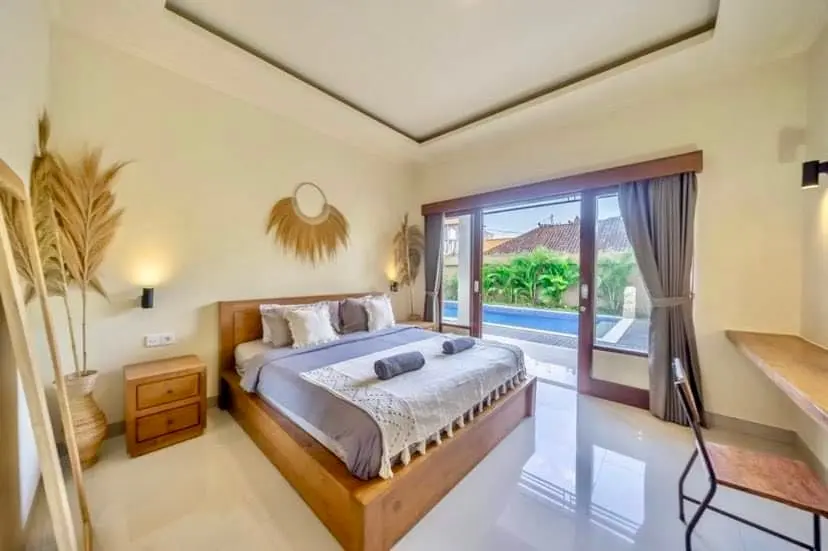 Modern 4BR Villa w/ Pool & Garden — image 4