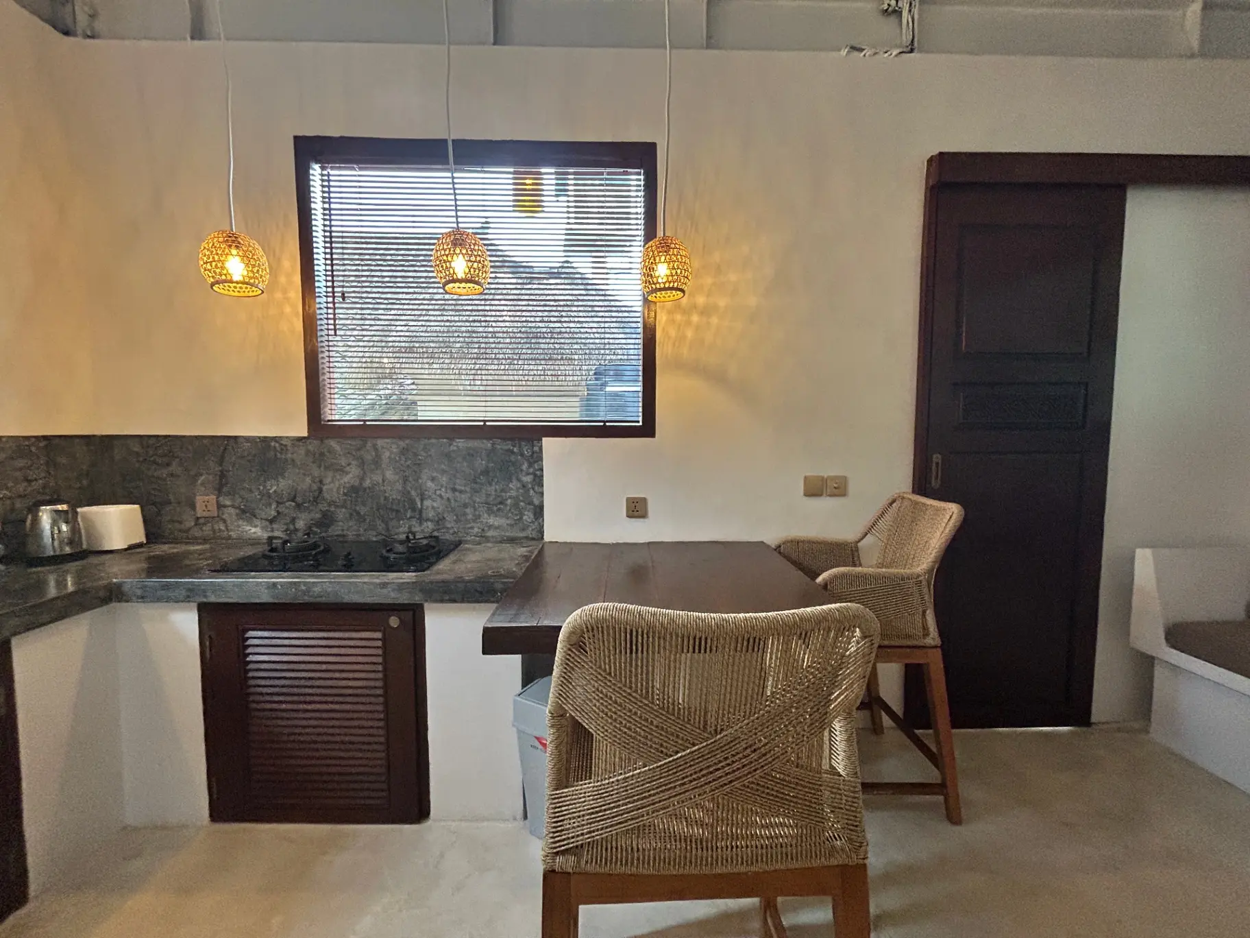 Minimalist Studio Apartment w/ Pool — image 2