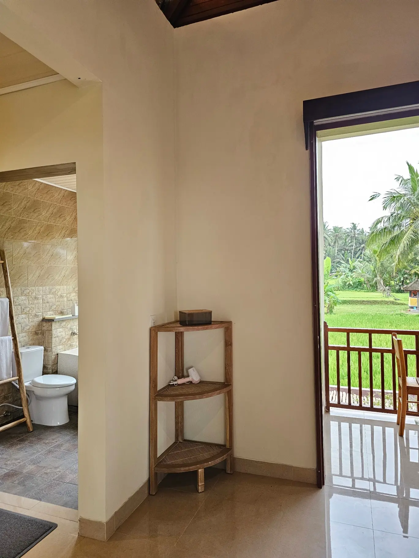 Ubud Balcony Rice Field View Villa with Infinity Pool & Starlink Internet — image 3