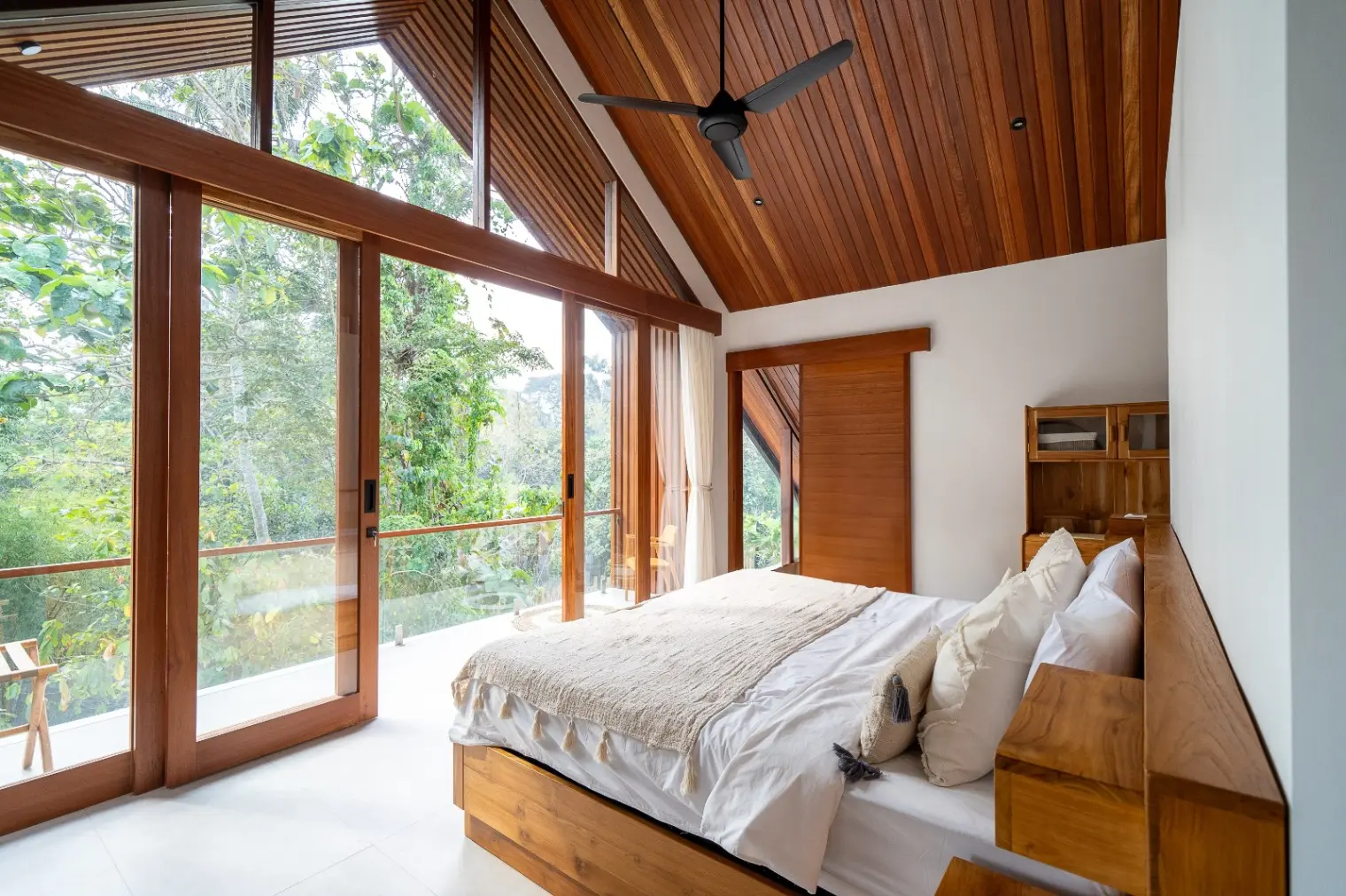 2-Bedroom Villa Retreat with Lush Views in Cepaka — image 2