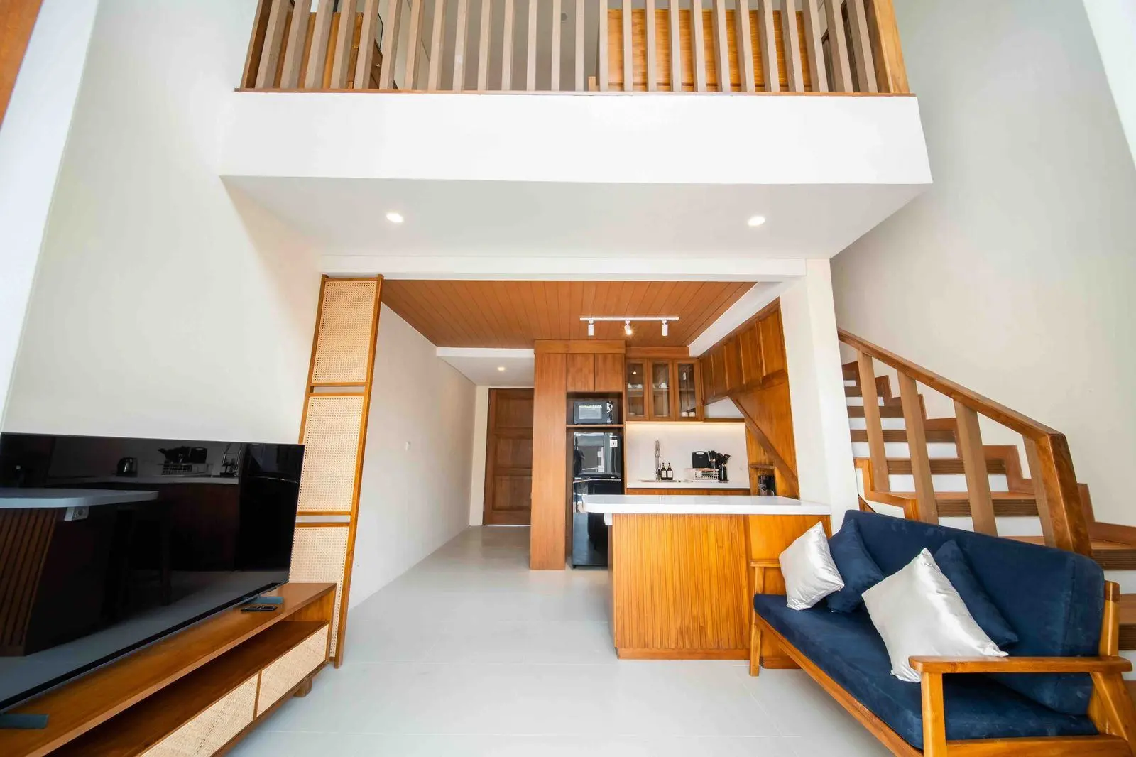 1-Bedroom Villa (Mezzanine) – Tumbak Bayuh Canggu — image 4