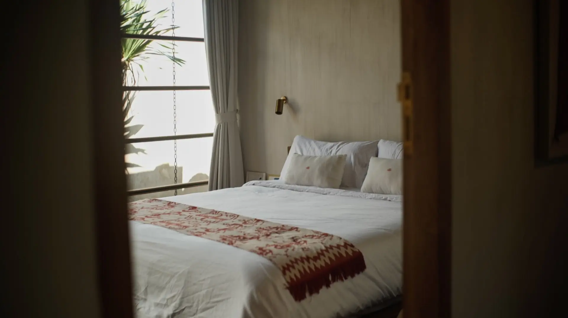 3-Bedroom Villa with Modern Structure and Antique Décor in Kaba-Kaba — image 3