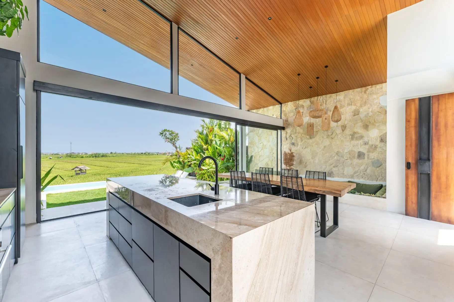BEST PADDY VIEWS VILLA in CANGGU - BABAKAN - Monthly Rental — image 1