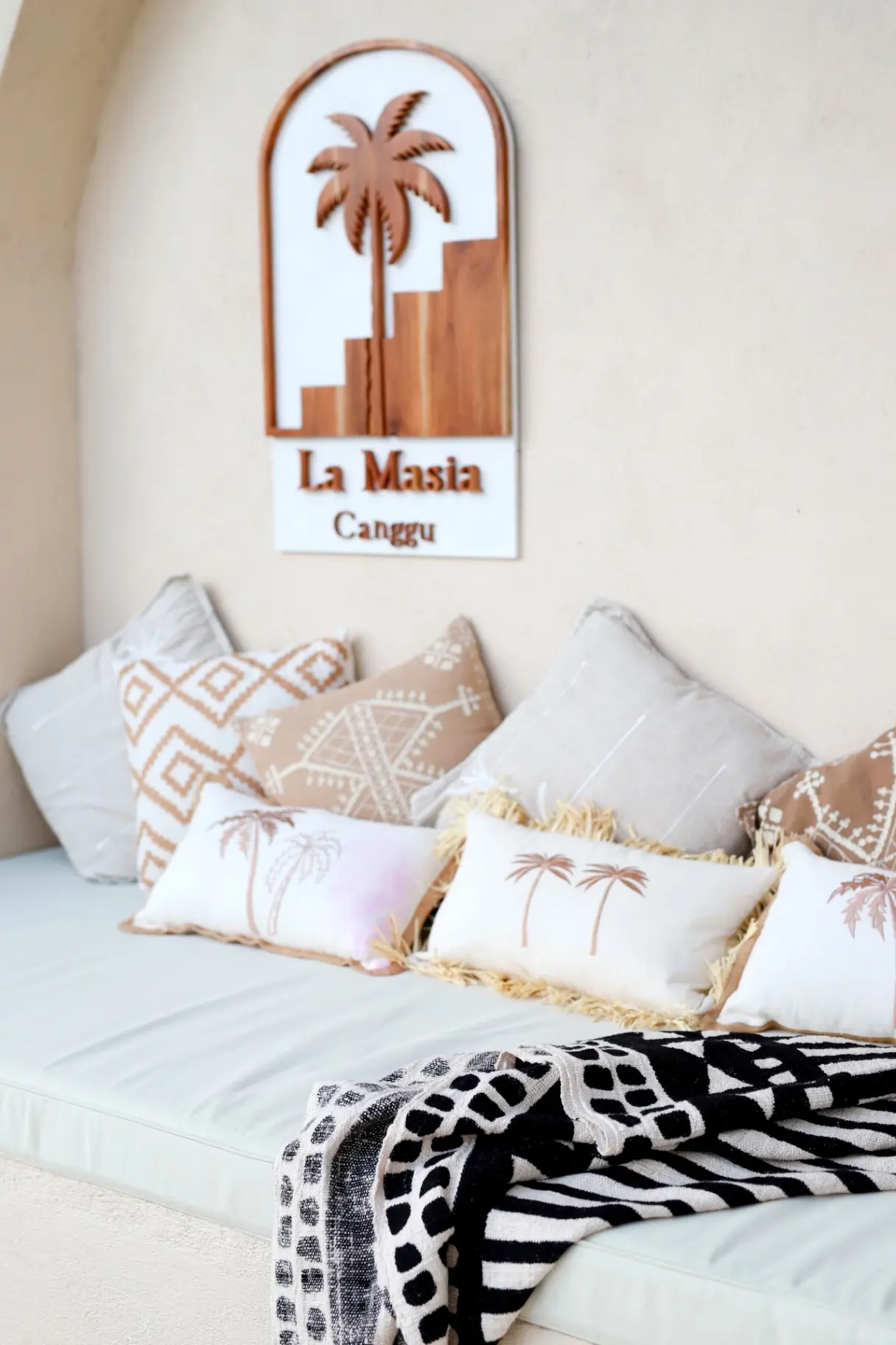 #1 Top Choice Fotoshoot Villa in Bali - LA MASIA LUXURY RESIDENCE CANNGU — image 2