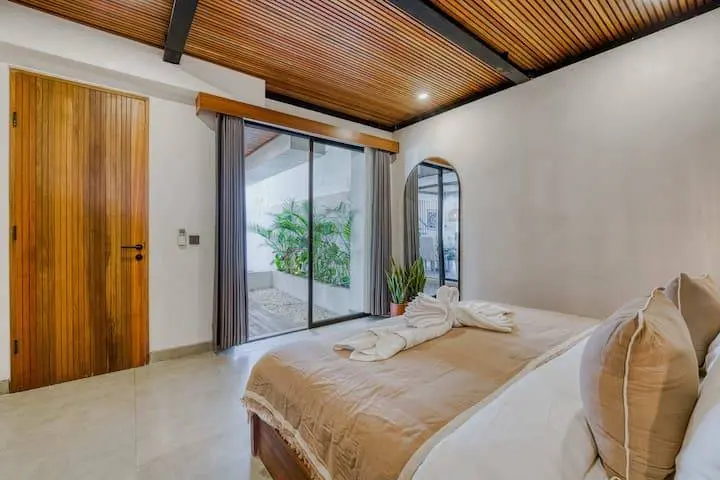 Uluwatu 4-bedroom — image 4