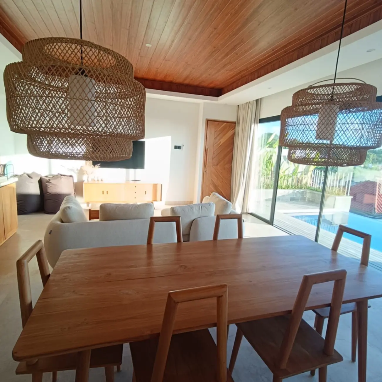 Quiet Sunset Villa — image 1