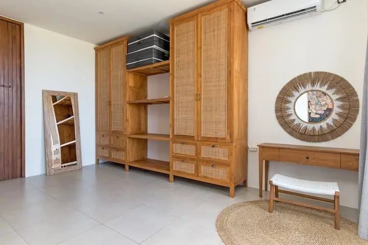 Canggu 4-bedroom — image 1