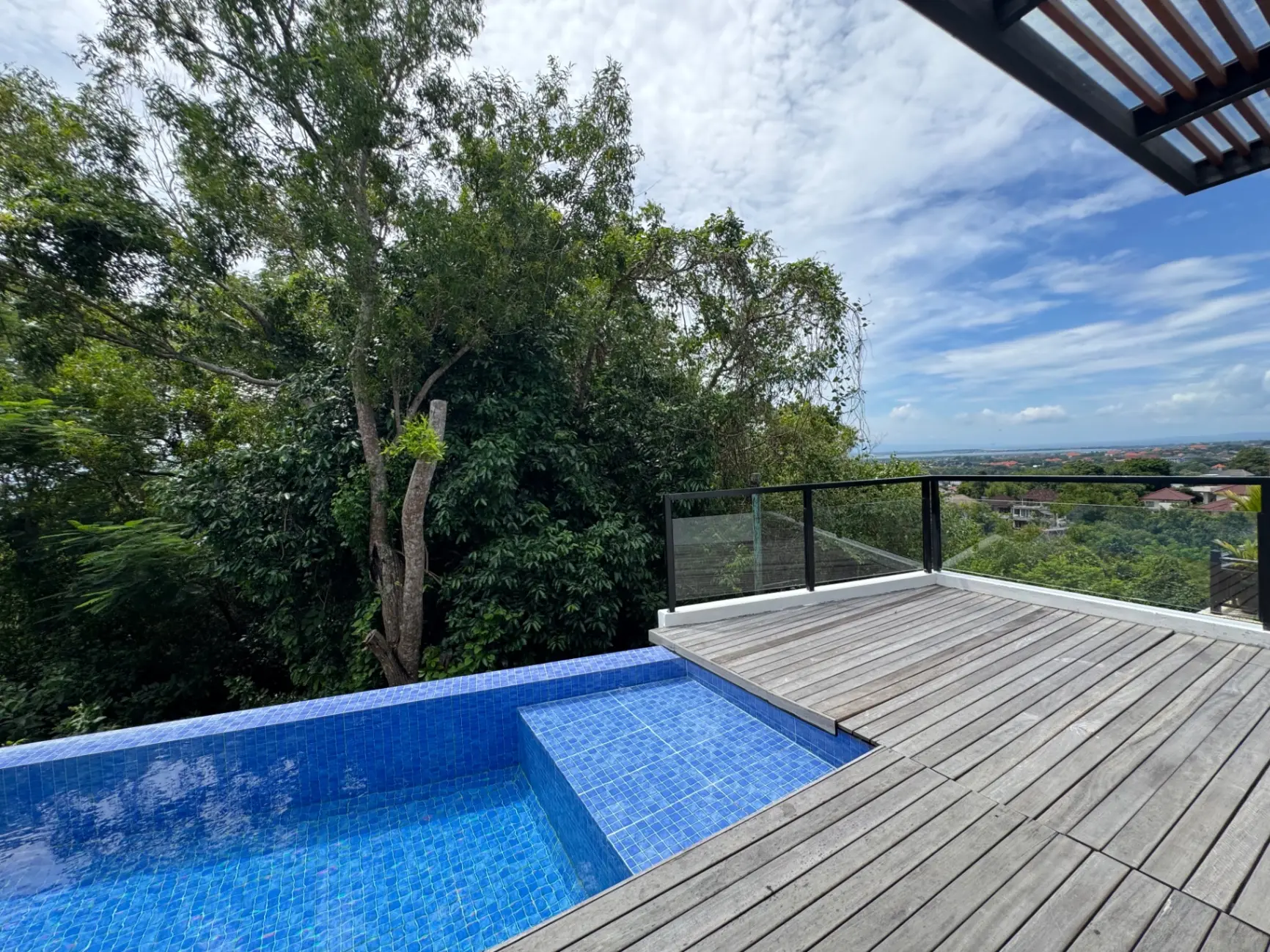 Spacious Luxury Villa — image 1