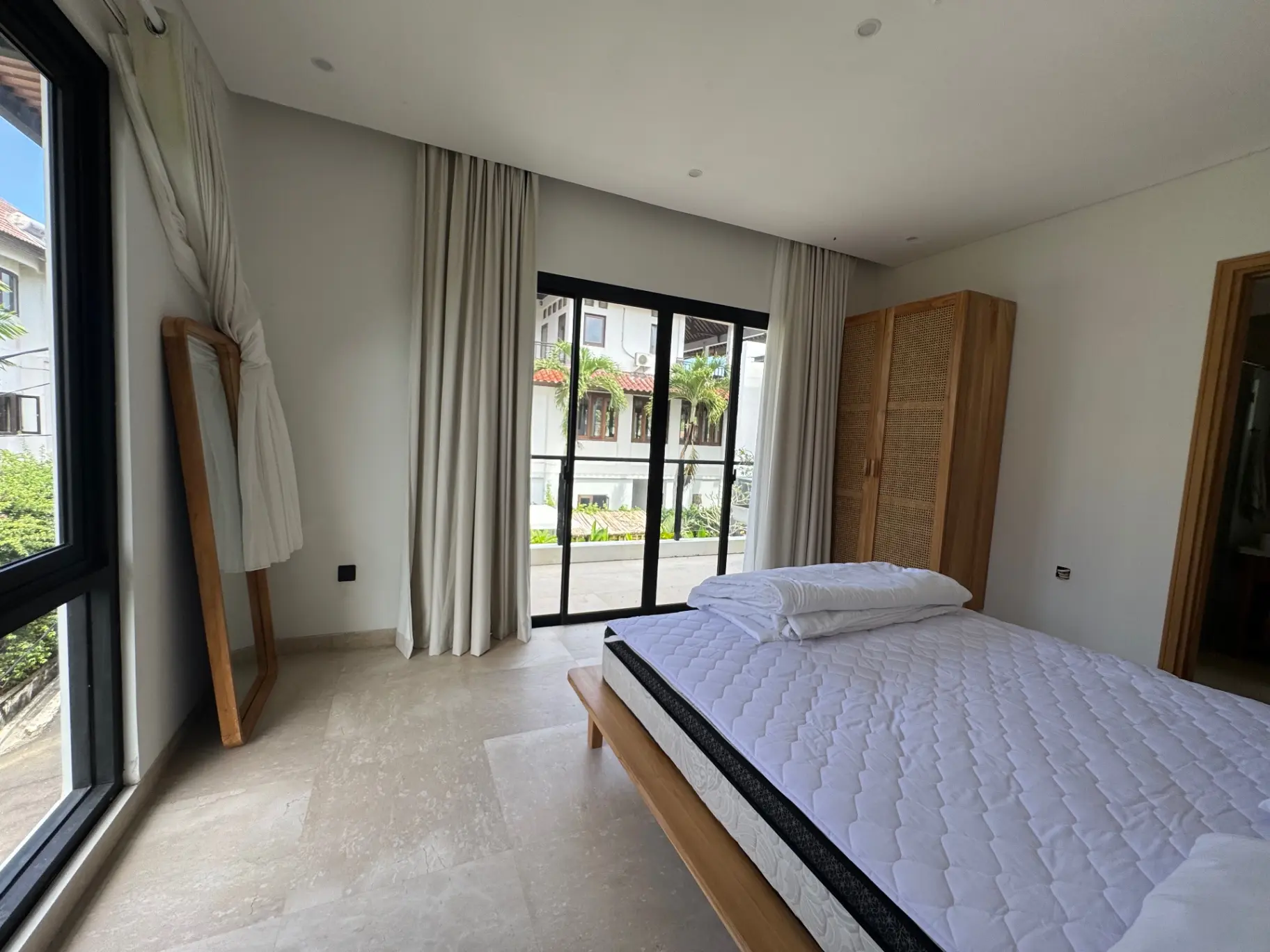 Spacious Luxury Villa — image 3