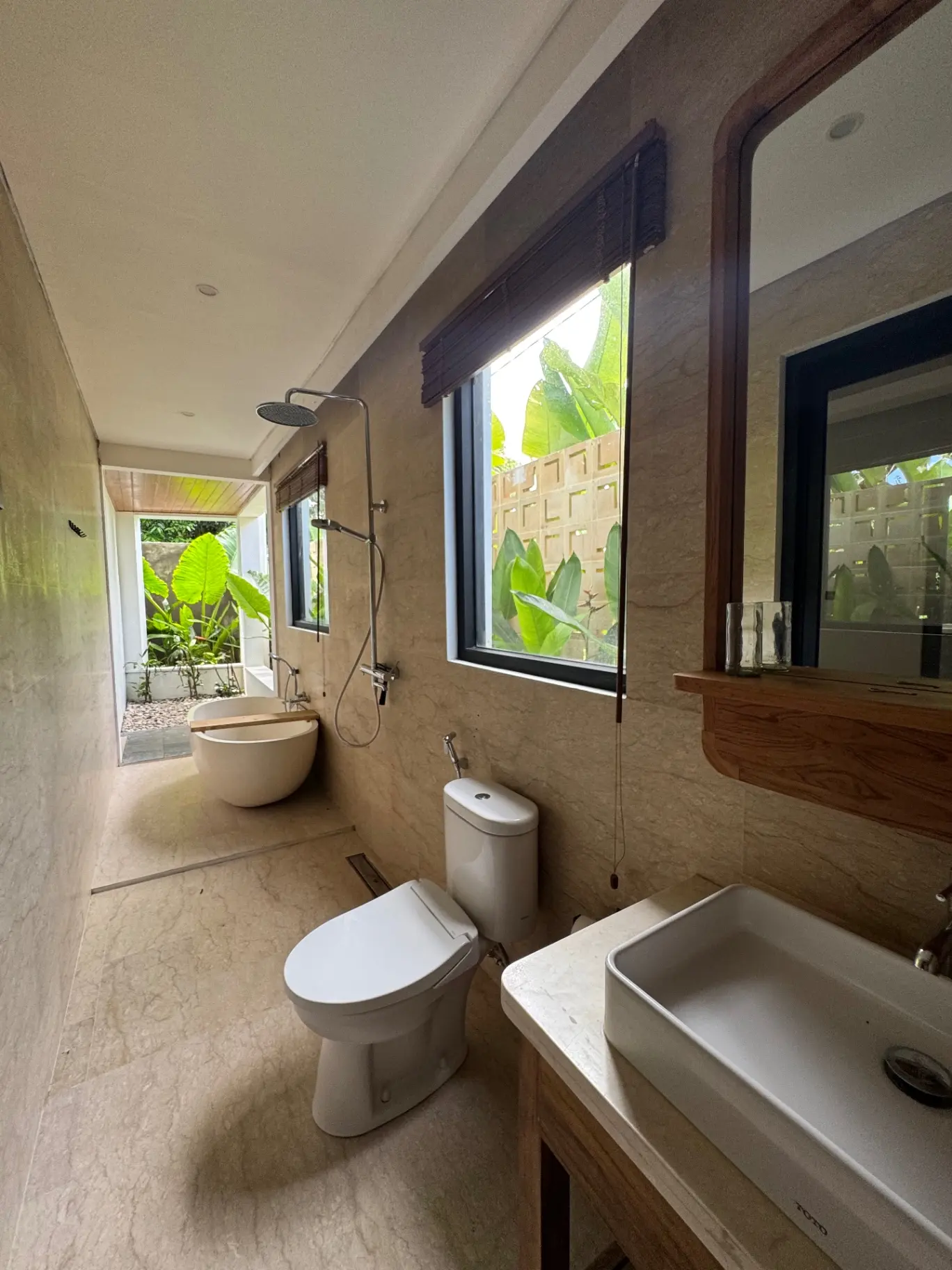 Spacious Luxury Villa — image 4