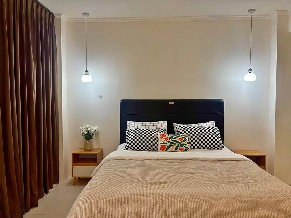 1-Bedroom Guest House with Cozy Living Area – Kerobokan Bali — image 1