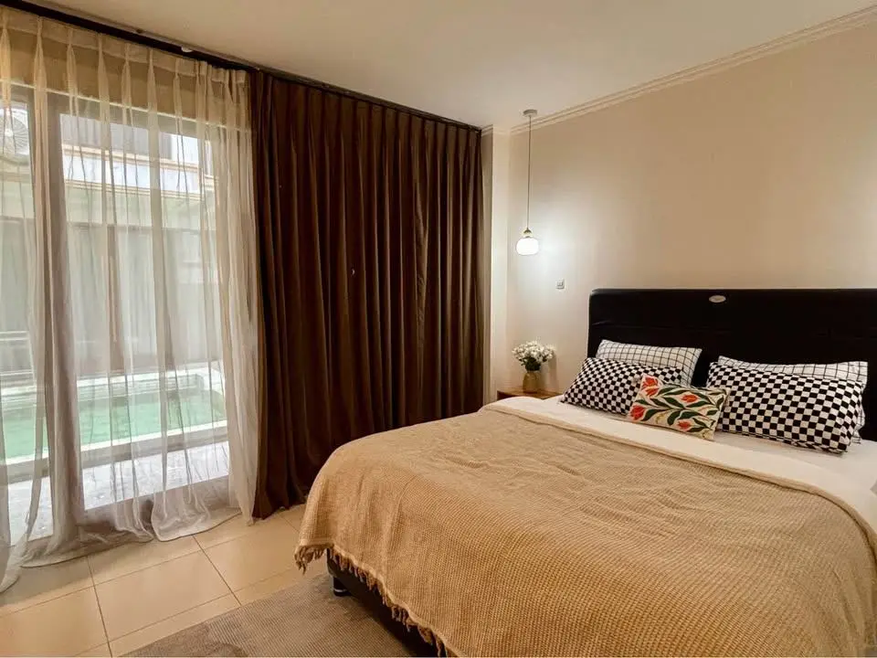 1-Bedroom Guest House with Cozy Living Area – Kerobokan Bali — image 4